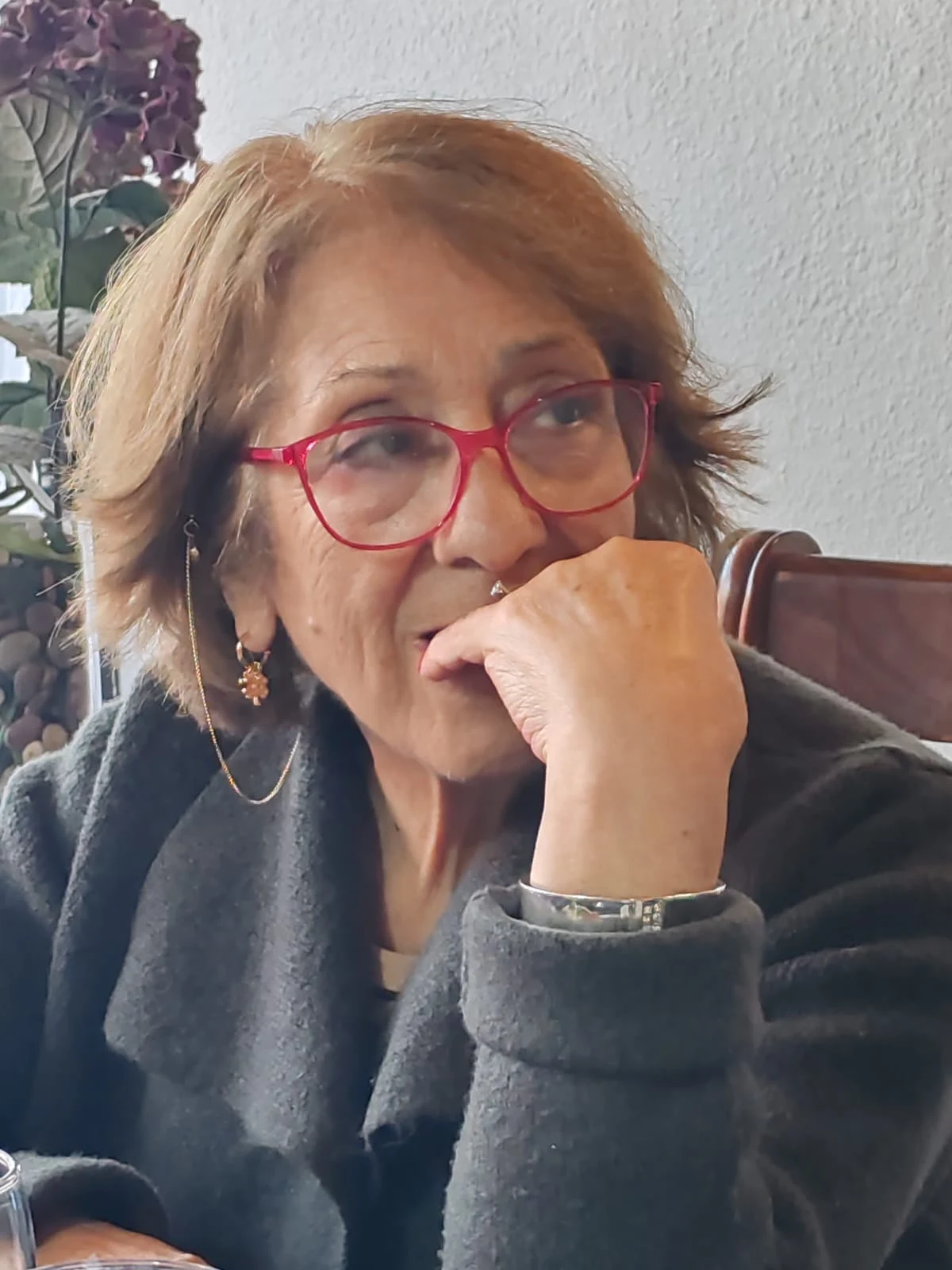 La madre de Sergio Gallardo — a quien dedica su vocación de cuidar a los adultos mayores